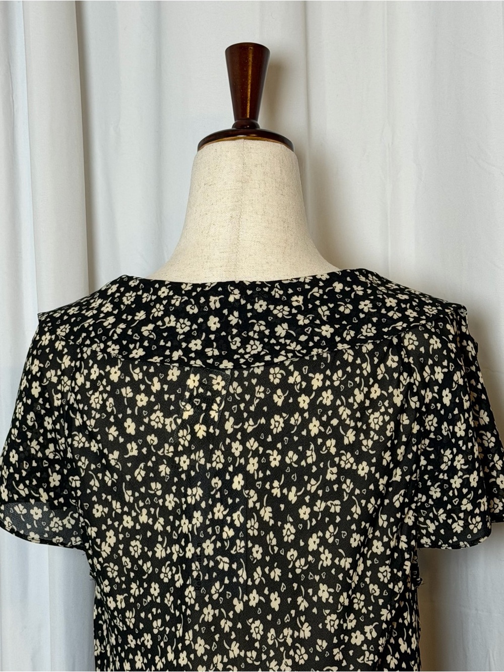 Reformation Britta Top Floral Tie Front Black Cream VNeck Short Sleeve NWT Large - Picture 9 of 14